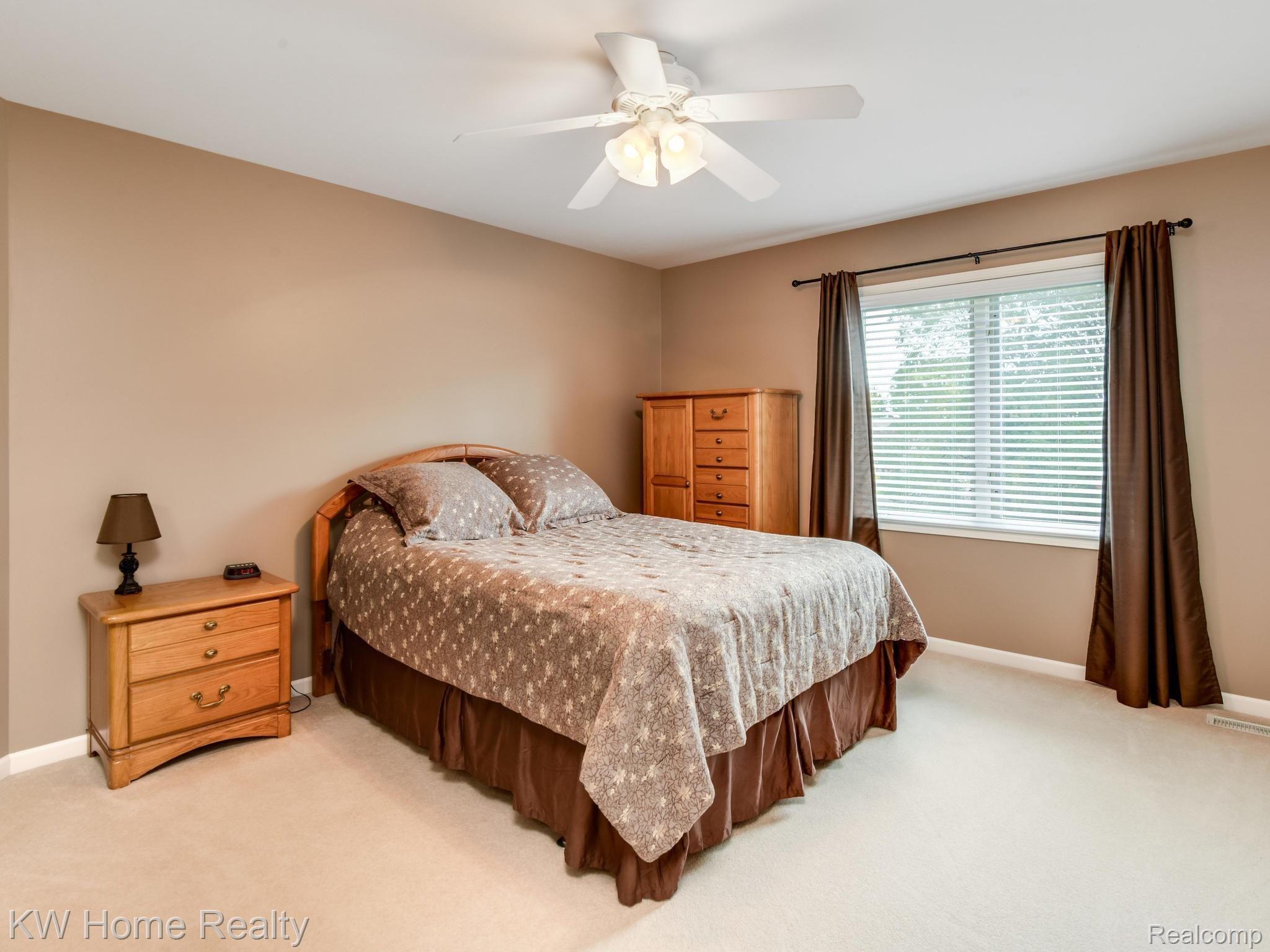 448 Inverness Highland, MI 48357 - Photo 13 of 36 448 Inverness Highland Charter-022-021-448 Inverness Highland MI0022-MLS_Size - Copy.jpg