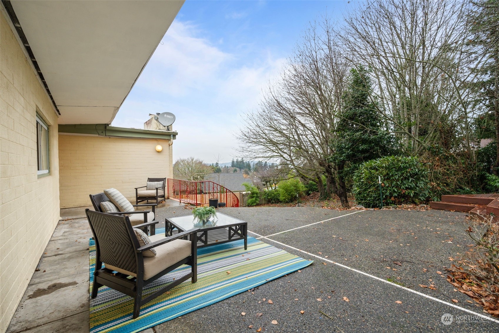 913 Powell Street Steilacoom, WA 98388 - Photo 31 of 40 a view of outdoor space with seating