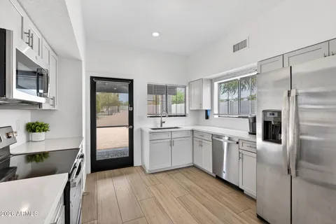 $2,575,000 | 10214 North 44th Street, Phoenix, AZ 85028