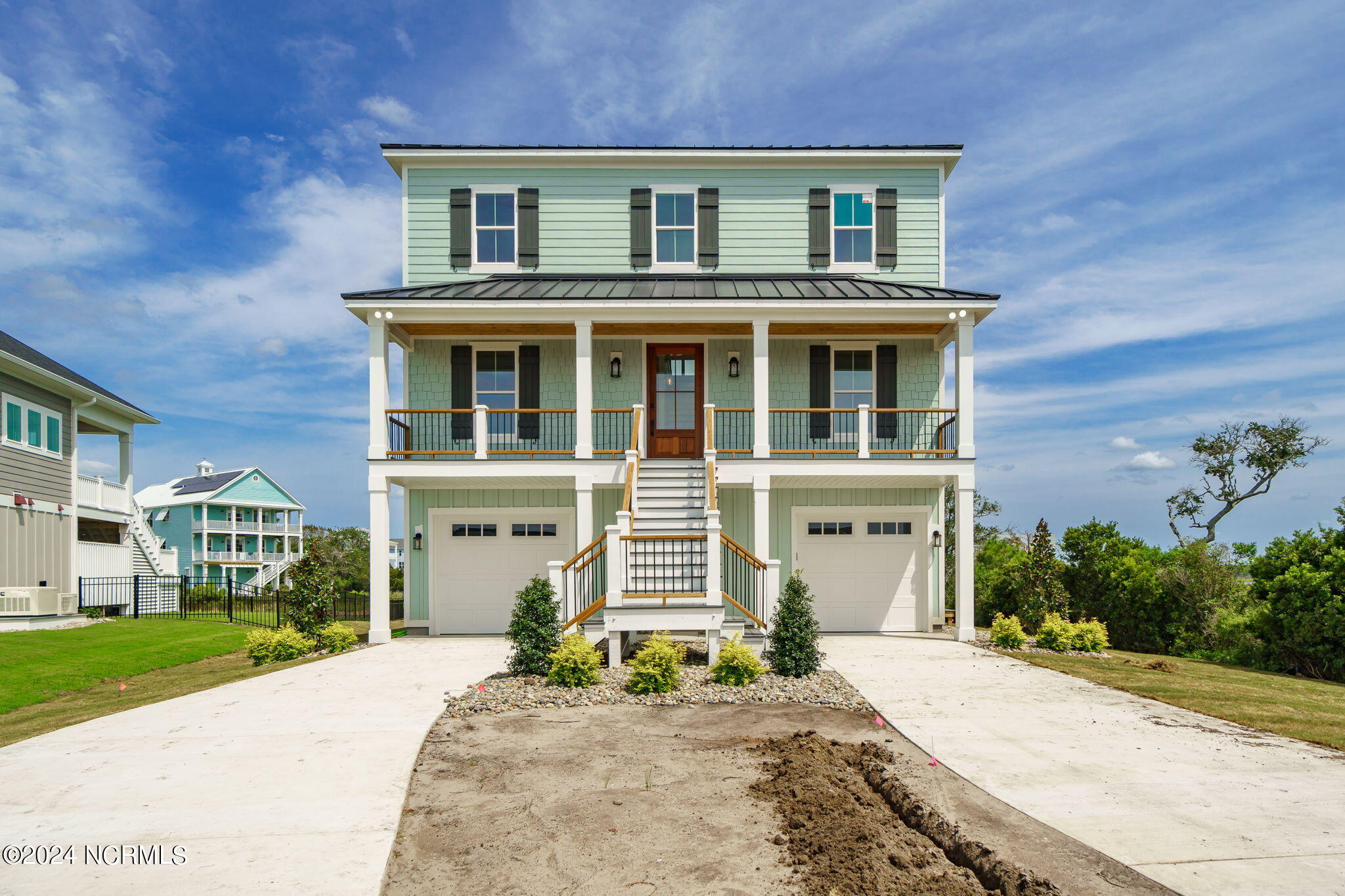 New construction in Mariners Pointe w/ water views