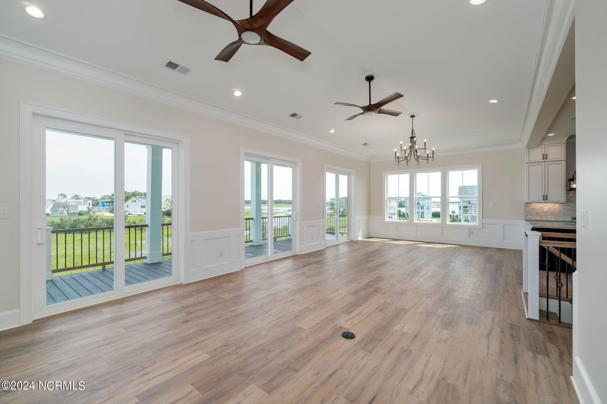 1500 Olde Farm Road Morehead City, NC 28557 - Photo 11 of 47 Spacious living room w/ fireplace