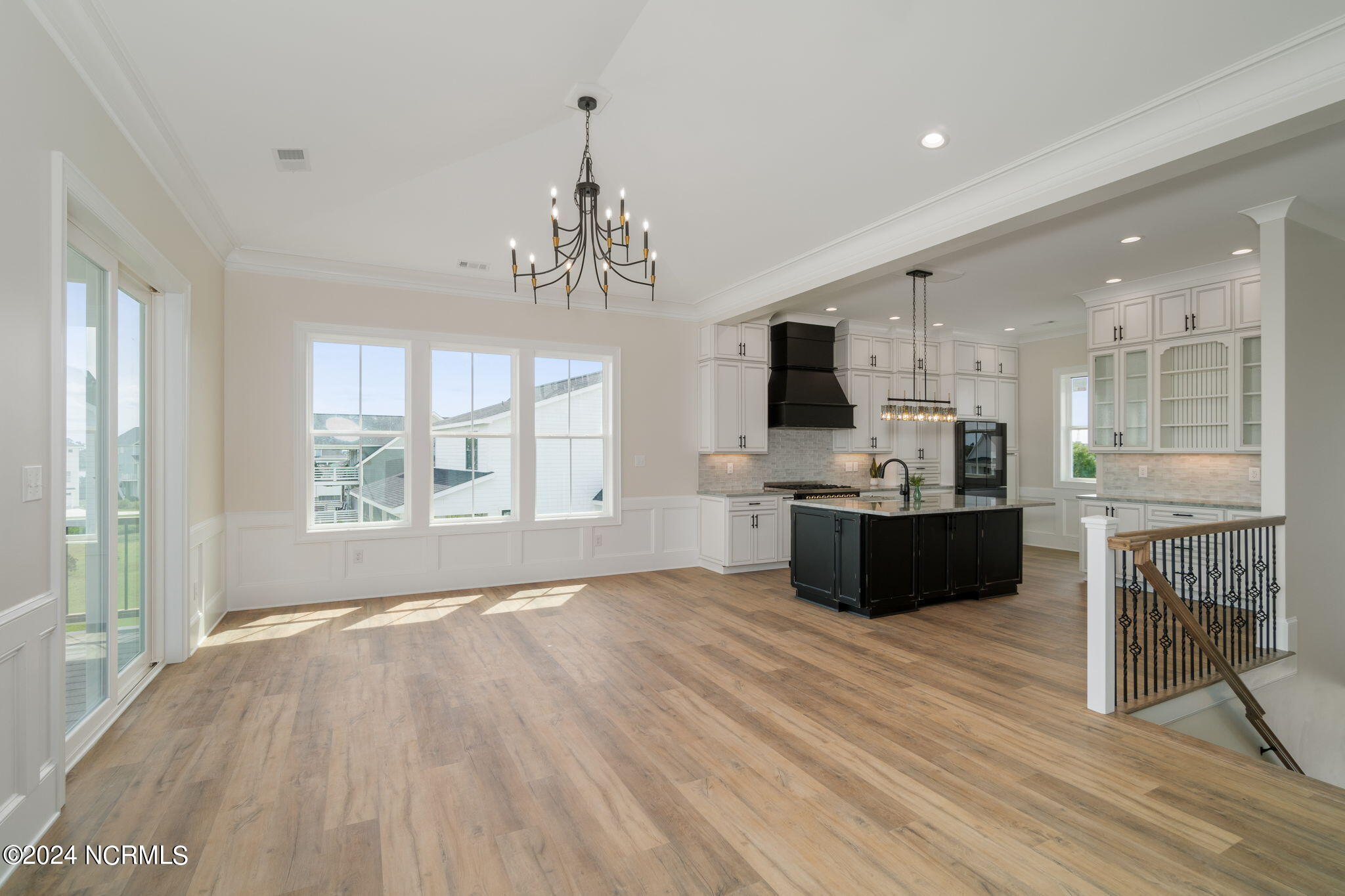1500 Olde Farm Road Morehead City, NC 28557 - Photo 12 of 47 Dining space w/ corner views