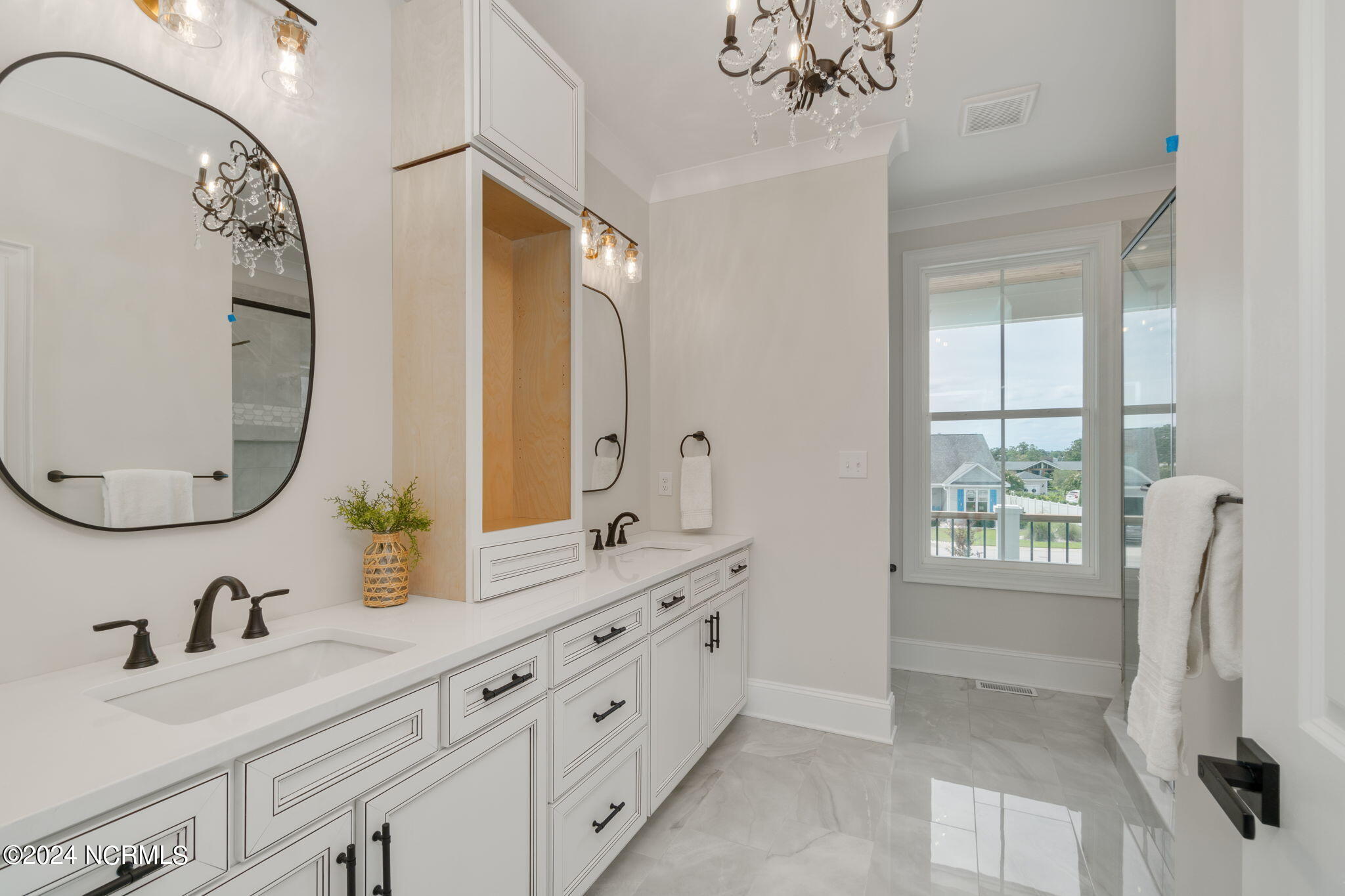 1500 Olde Farm Road Morehead City, NC 28557 - Photo 19 of 47 En suite primary bathroom