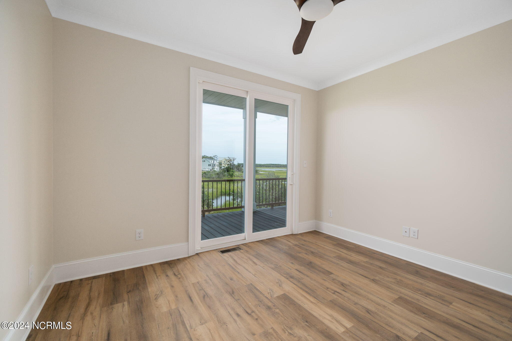 1500 Olde Farm Road Morehead City, NC 28557 - Photo 25 of 47 Guest bedroom 1