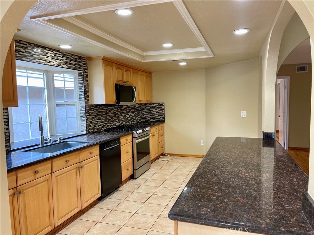 6 Amistad Irvine, CA 92620 - Photo 5 of 24