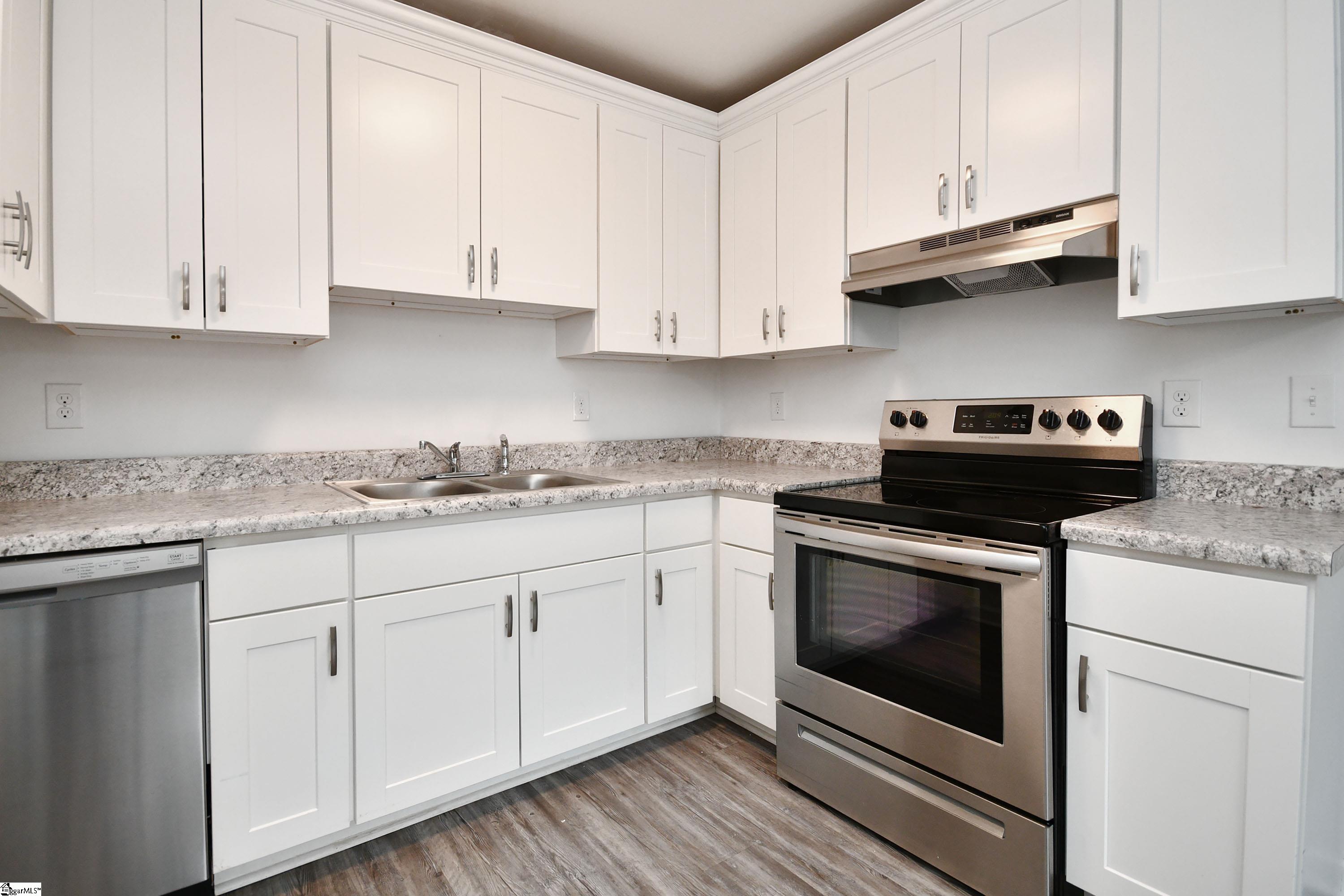 613-615 West 4th Avenue Easley, SC 29640 - Photo 8 of 37