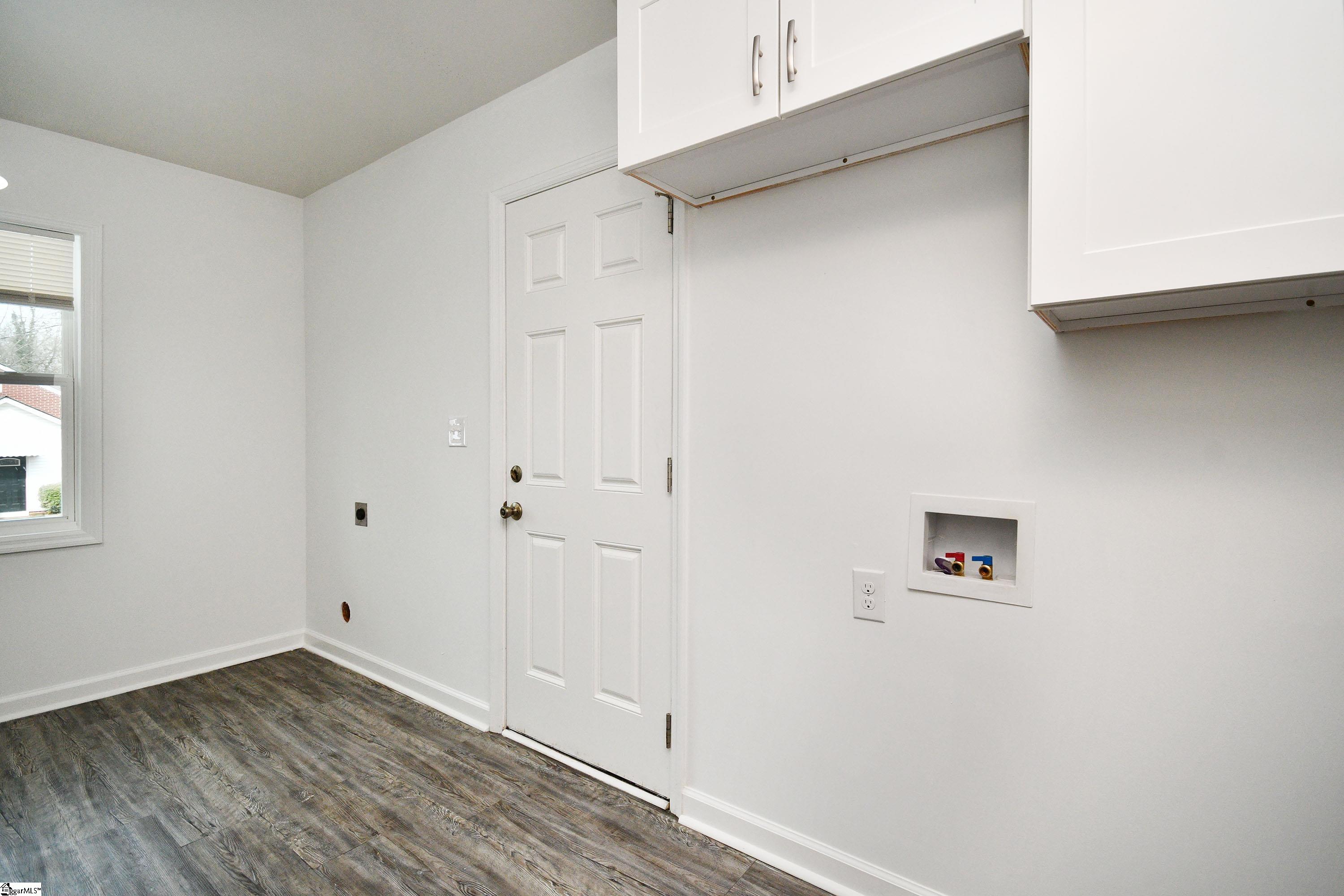 613-615 West 4th Avenue Easley, SC 29640 - Photo 9 of 37