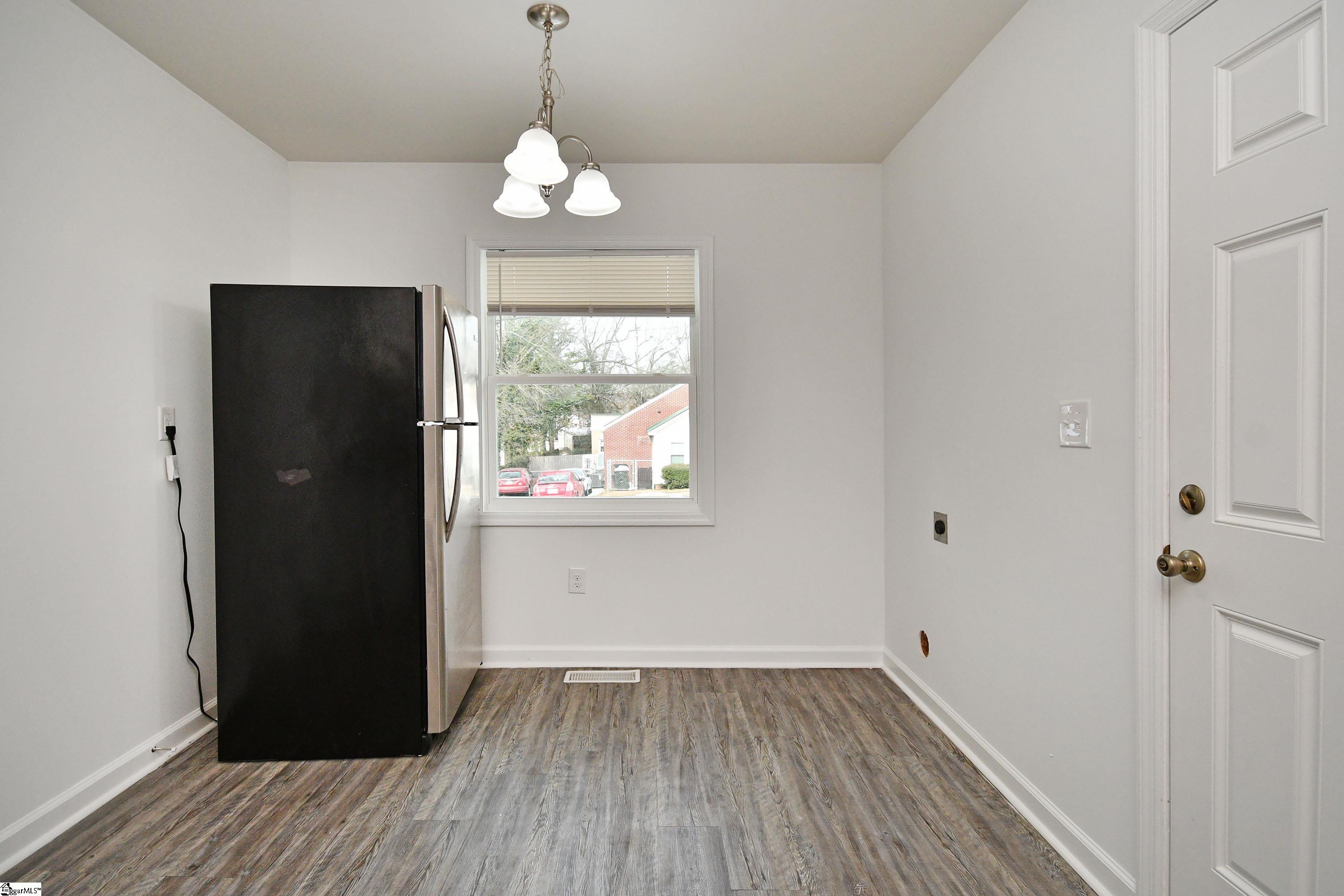 613-615 West 4th Avenue Easley, SC 29640 - Photo 10 of 37