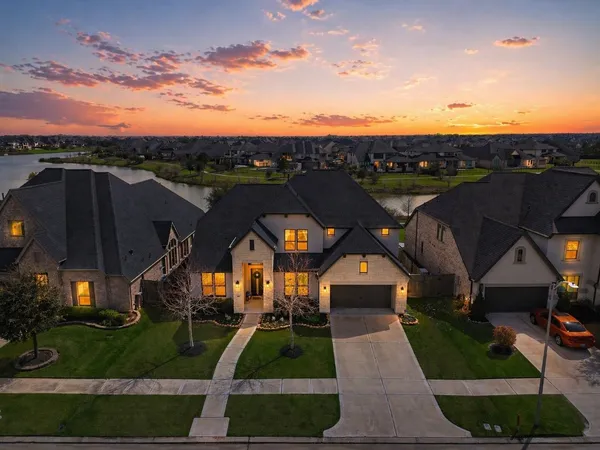 $995,000 | 28615 Jade Springs Lane, Fulshear, TX 77441