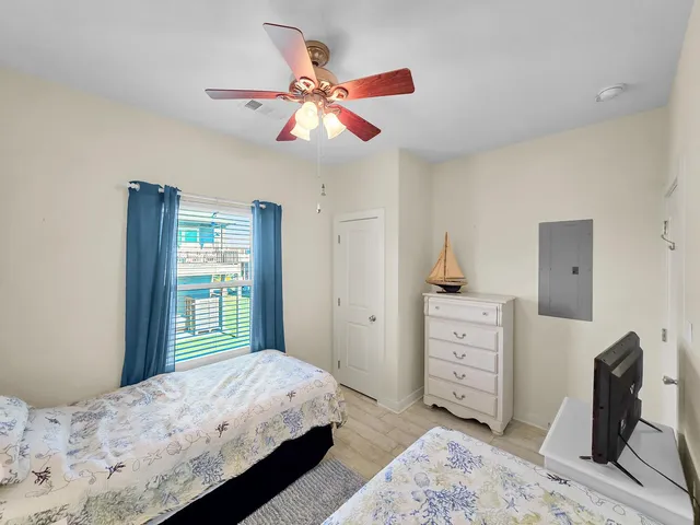 $499,000 | 2577 Holiday, Crystal Beach, TX 77650