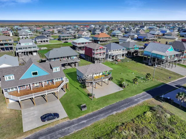 $499,000 | 2577 Holiday, Crystal Beach, TX 77650