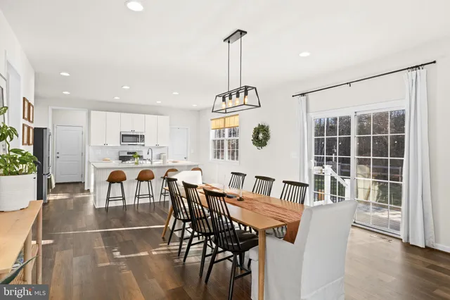 a en suite bathroom with double vanity sinks and a mirror