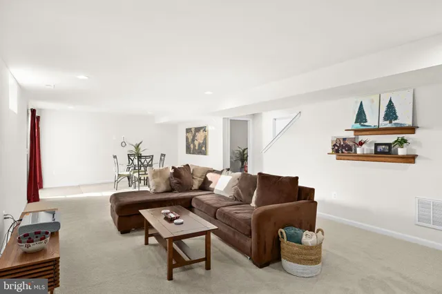 $849,900 | 102 Liberty Hall Drive, Fredericksburg, VA 22406