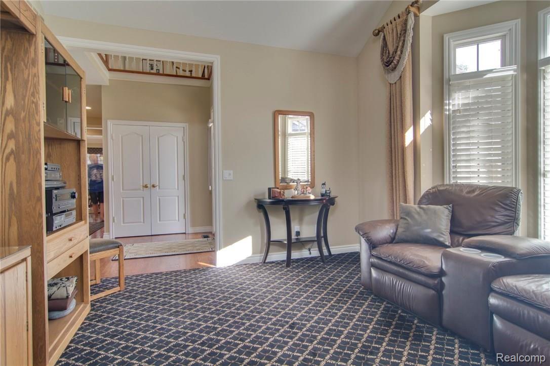 5152 Newport Court Rochester, MI 48306 - Photo 8 of 55 DSC_0546Enfused.jpg