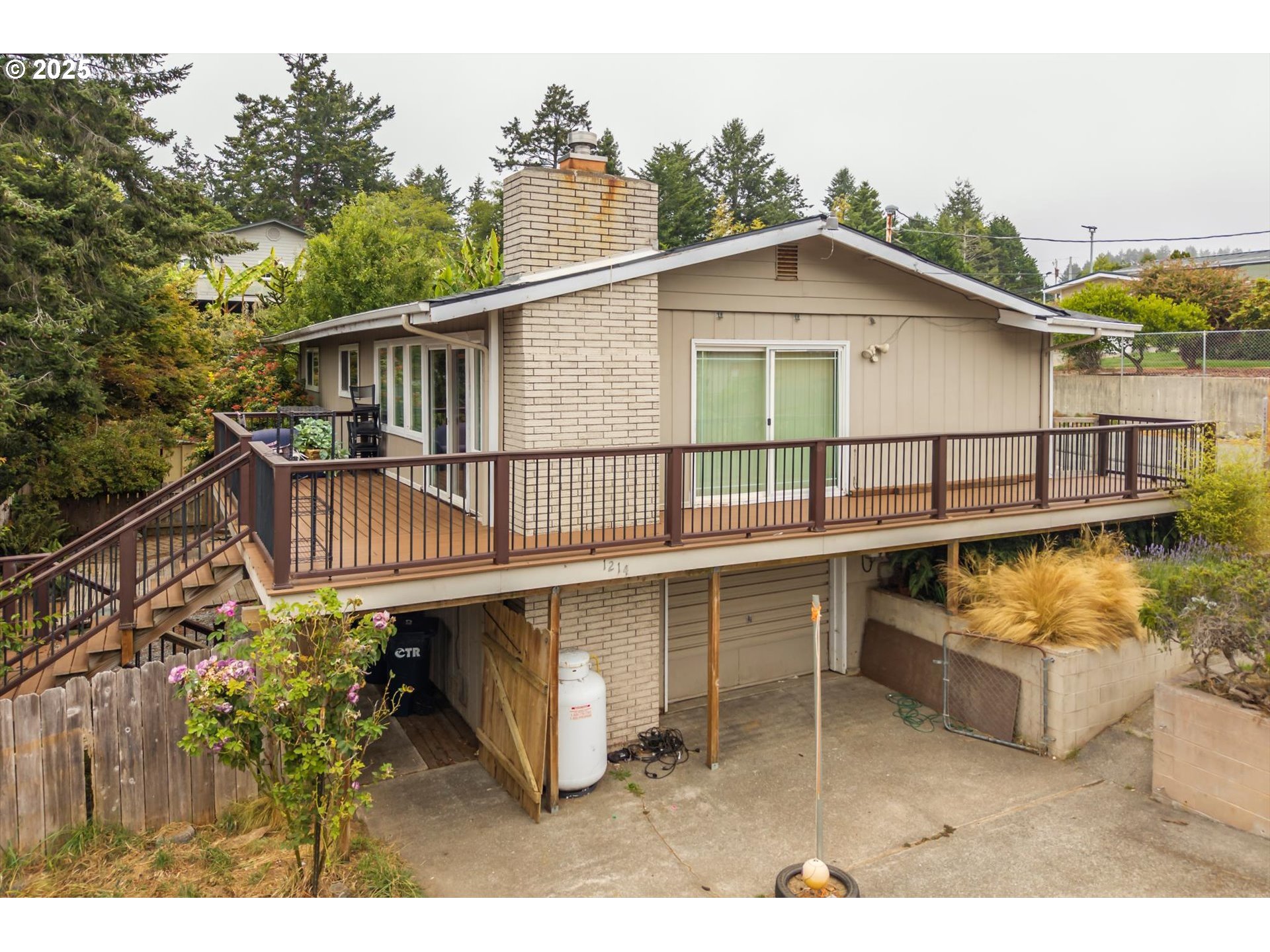 1214 Ransom Avenue Brookings, OR 97415 - Photo 3 of 46