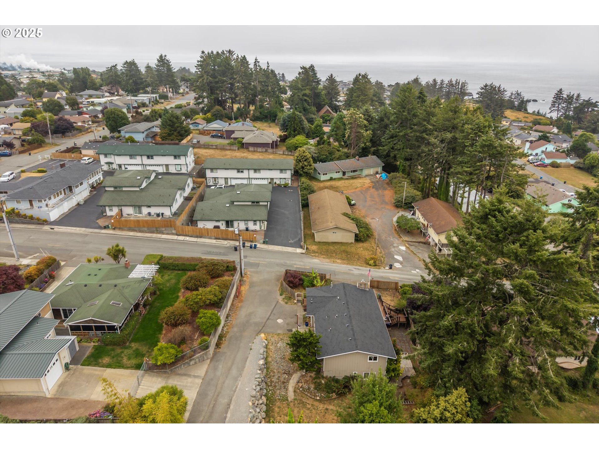 1214 Ransom Avenue Brookings, OR 97415 - Photo 32 of 46