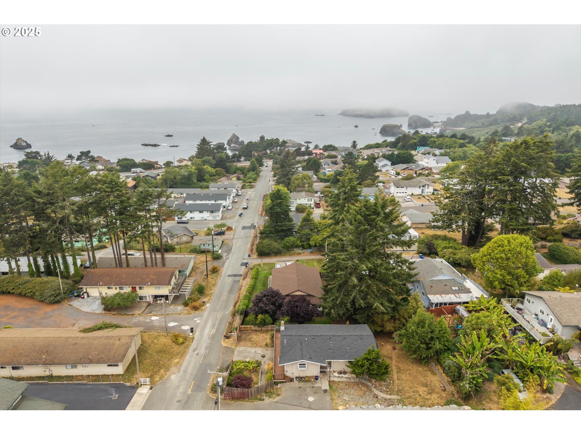 1214 Ransom Avenue Brookings, OR 97415 - Photo 34 of 46