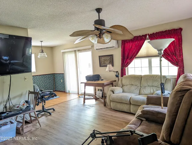 $185,000 | 215 Maltas Avenue, Interlachen, FL 32148