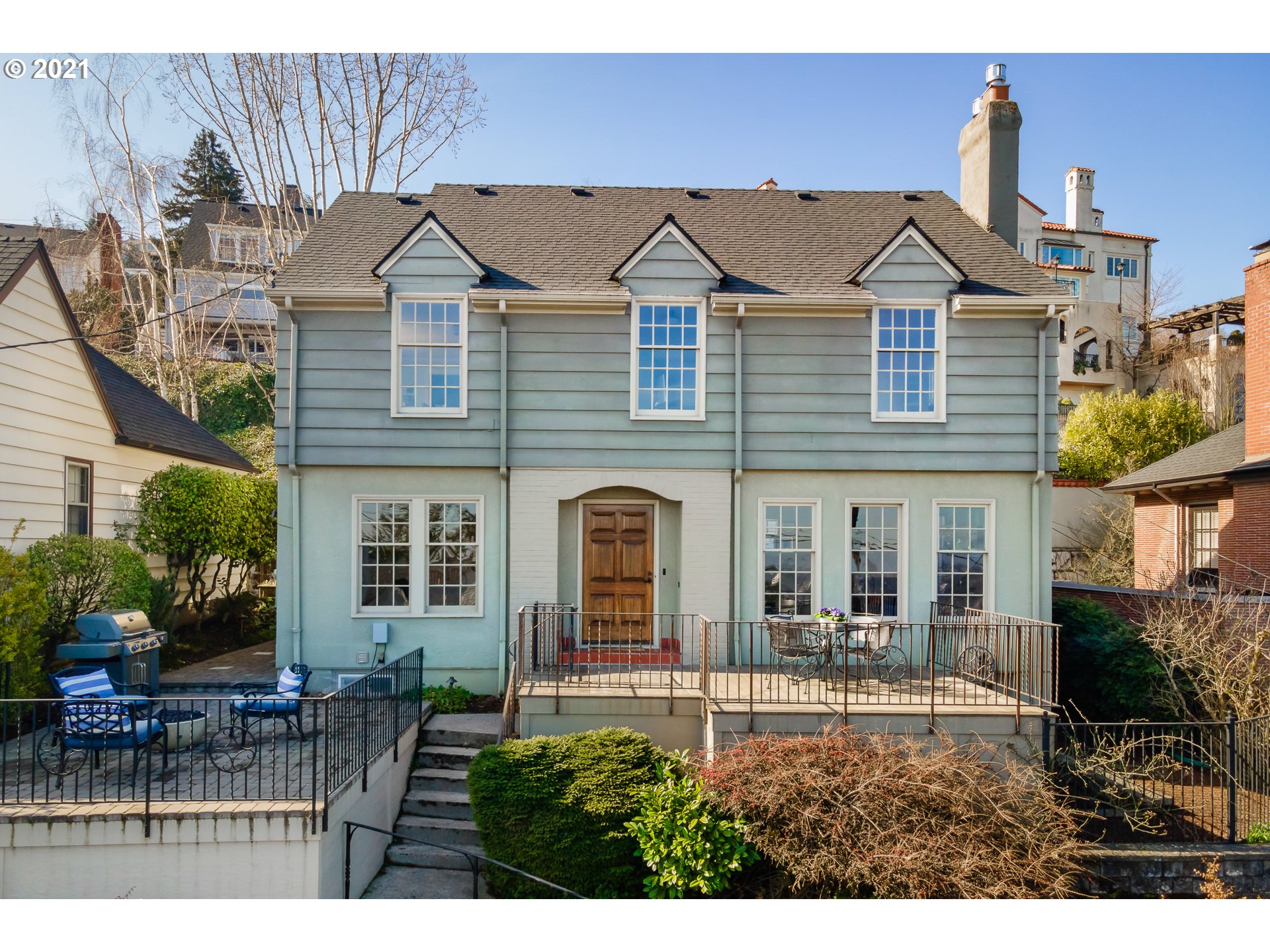 2863 Northwest Cumberland Road Portland, OR 97210 - Photo 1 of 32 Gallery Image 1