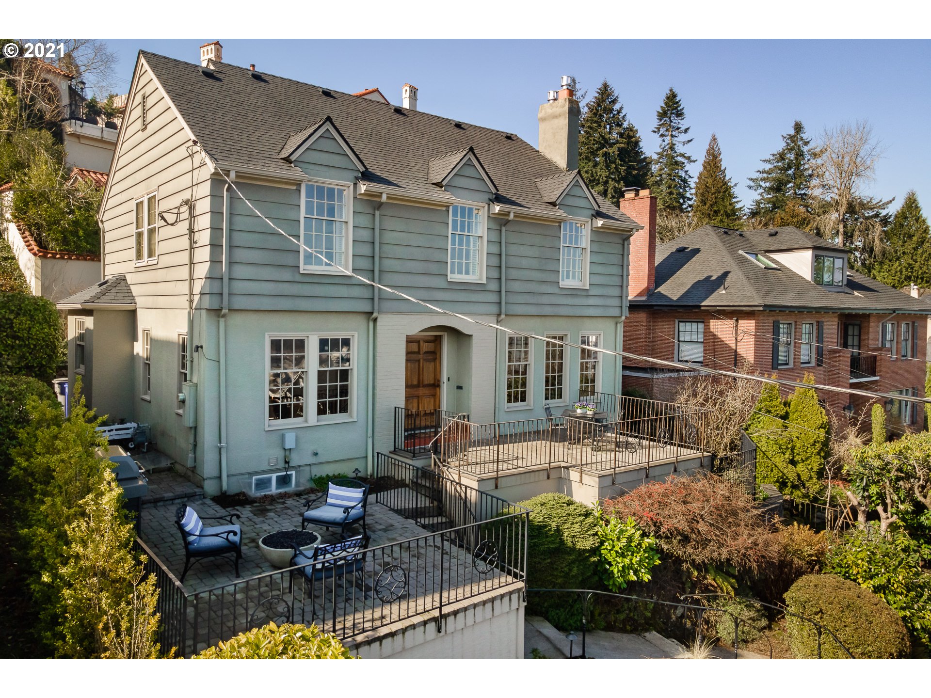 2863 Northwest Cumberland Road Portland, OR 97210 - Photo 2 of 32 Gallery Image 2
