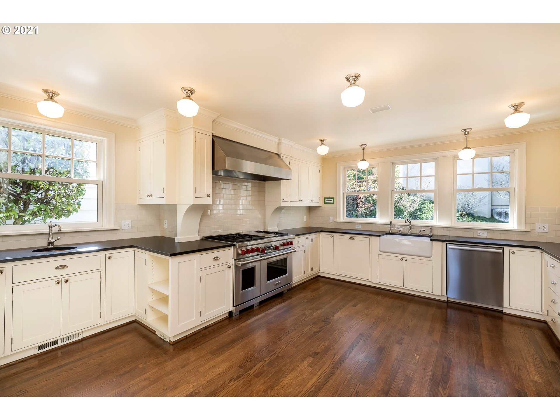 2863 Northwest Cumberland Road Portland, OR 97210 - Photo 13 of 32 Gallery Image 13