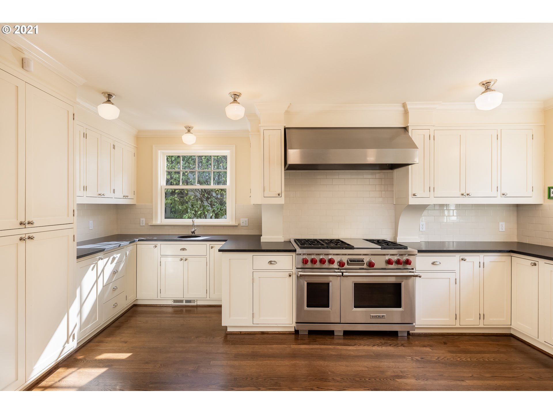 2863 Northwest Cumberland Road Portland, OR 97210 - Photo 15 of 32 Gallery Image 15