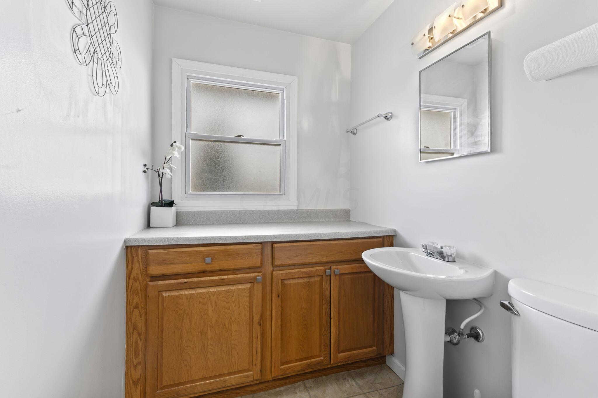 221 South Hamilton Road Columbus, OH 43213 - Photo 22 of 23 22-web-or-mls-217-221SHamiltonRoad_Homma