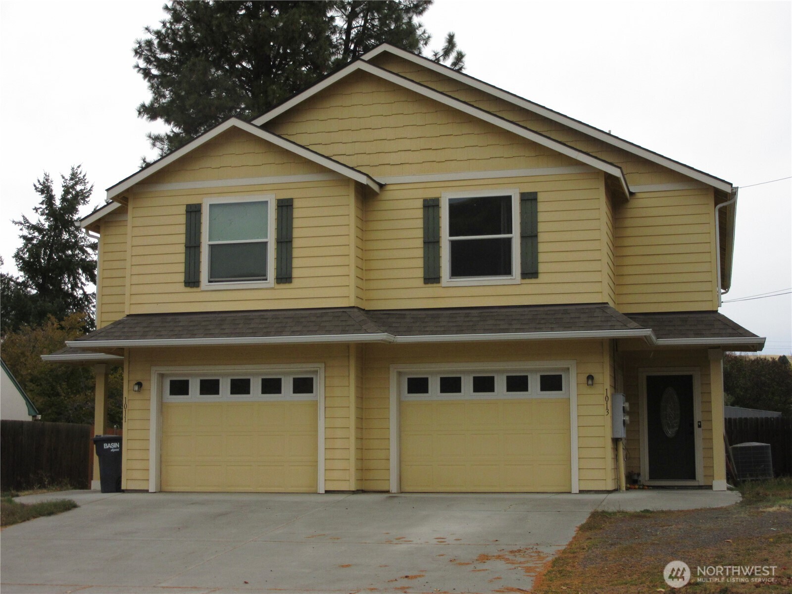 1011 South 3rd Street Dayton, WA 99328 - Photo 2 of 10 a front view of a house