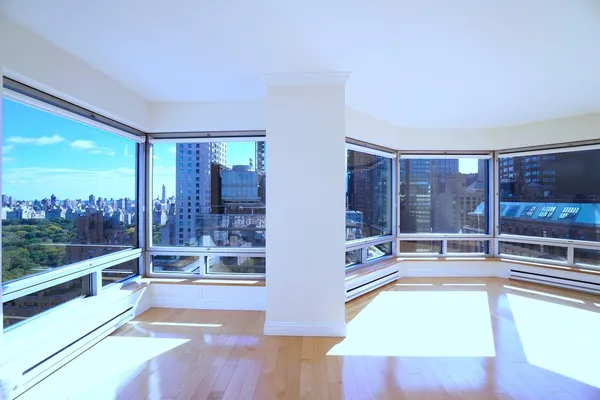 $3,195,000 | 301 West 57th Street, Unit 30C | Hell's Kitchen
