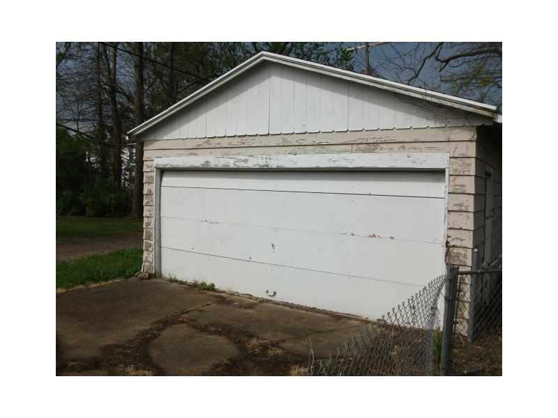 1615 Charles Street Springfield, OH 45505 - Photo 3 of 6