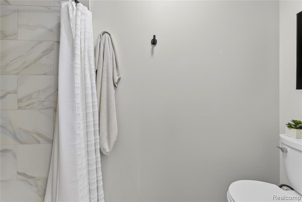 8439 Holcomb Road Clarkston, MI 48348 - Photo 58 of 64