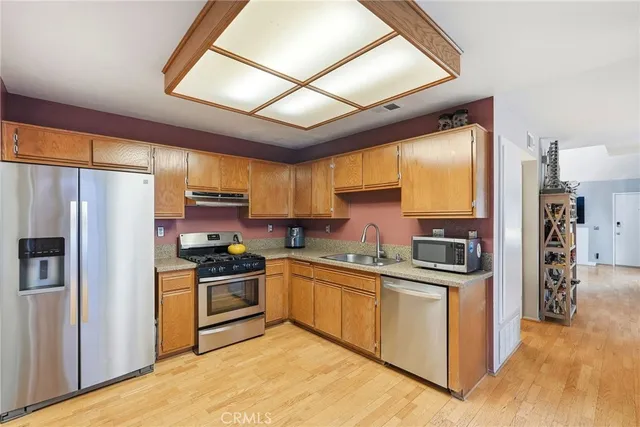 $695,000 | 406 Via Colinas, Thousand Oaks, CA 91362