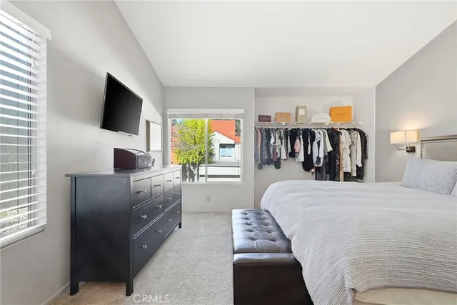 $695,000 | 406 Via Colinas, Thousand Oaks, CA 91362