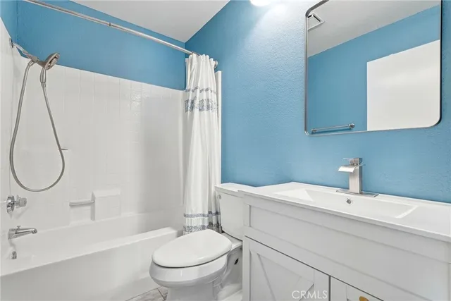 $695,000 | 406 Via Colinas, Thousand Oaks, CA 91362