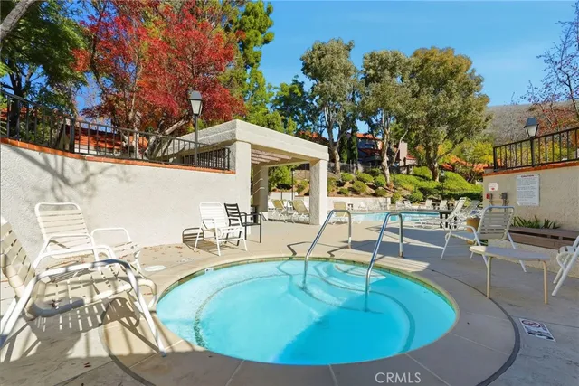 $695,000 | 406 Via Colinas, Thousand Oaks, CA 91362