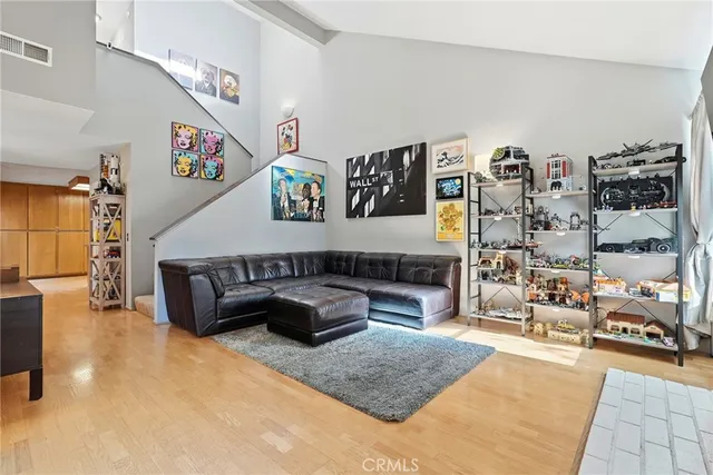 $695,000 | 406 Via Colinas, Thousand Oaks, CA 91362