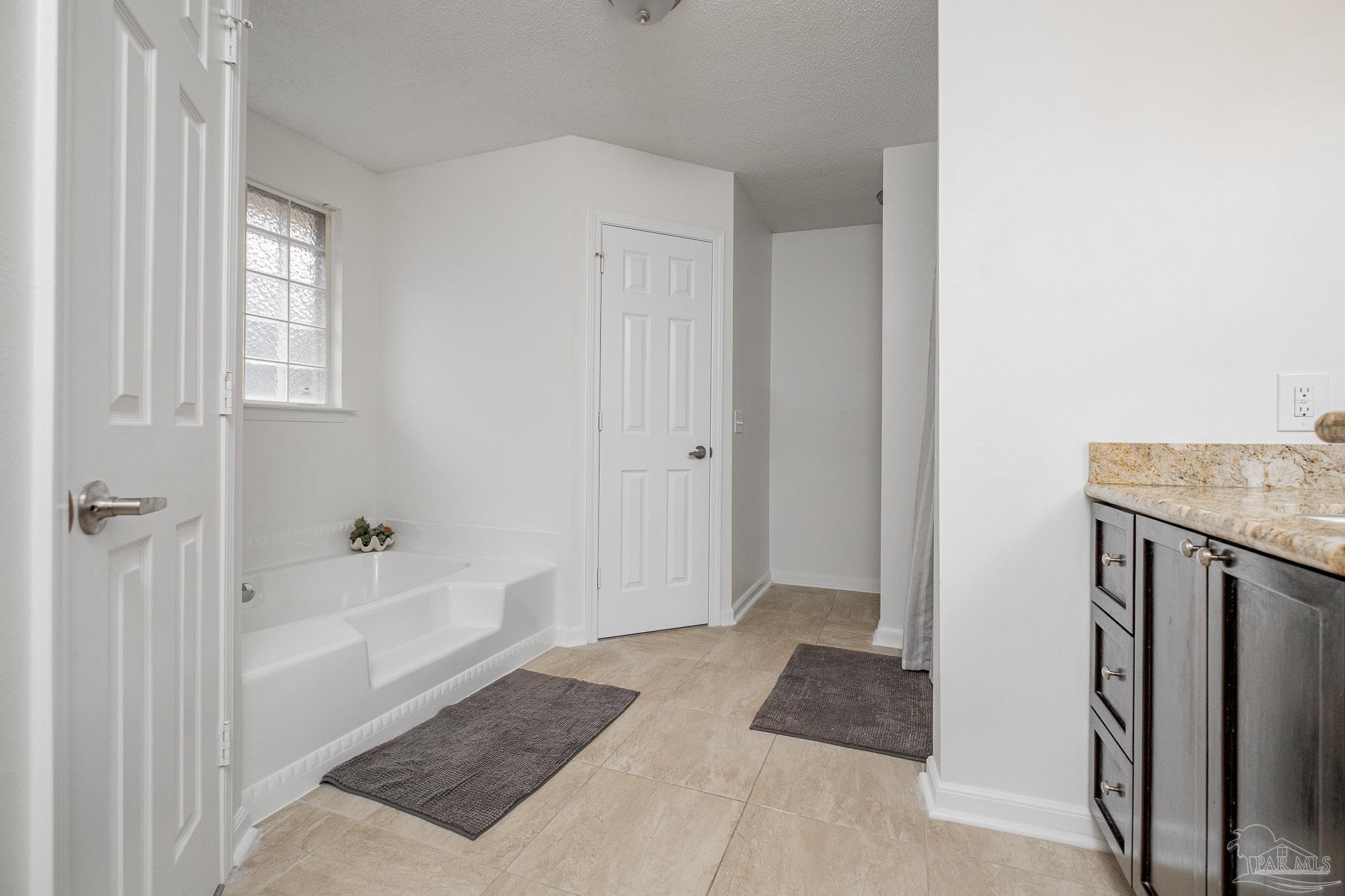 6956 Raburn Road Pensacola, FL 32526 - Photo 36 of 41 Gallery Image 36