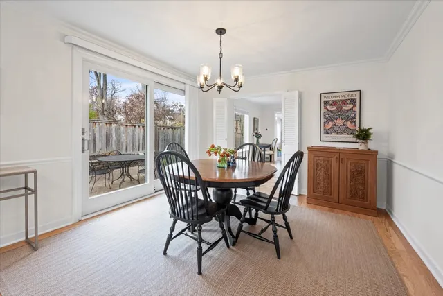 $858,000 | 300 Lincolnwood Road, Highland Park, IL 60035