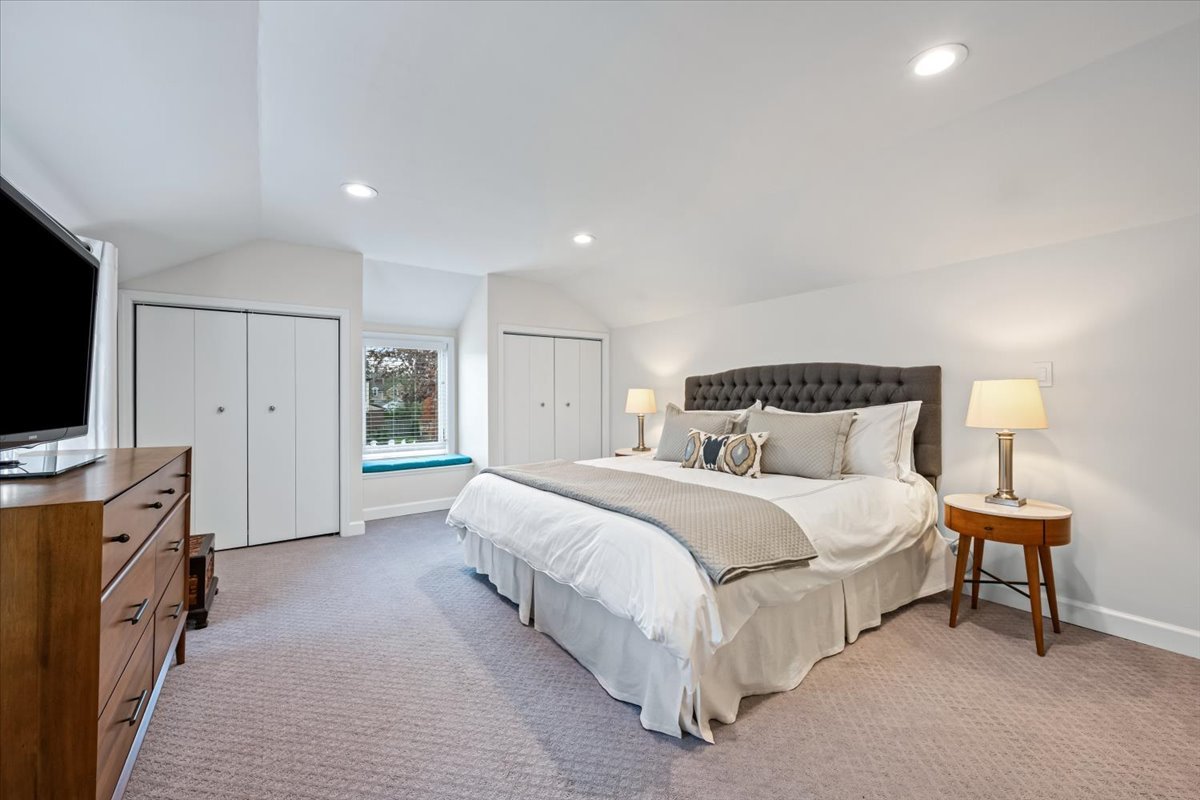 300 Lincolnwood Road Highland Park, IL 60035 - Photo 15 of 31