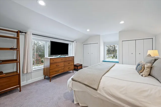 $858,000 | 300 Lincolnwood Road, Highland Park, IL 60035