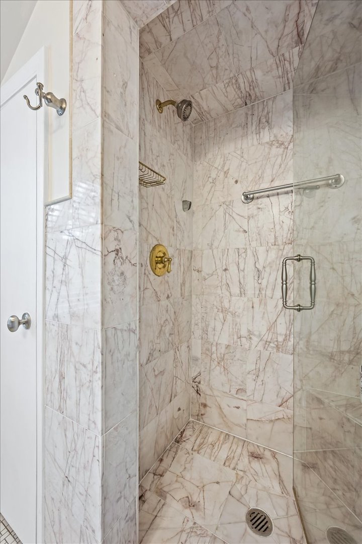 300 Lincolnwood Road Highland Park, IL 60035 - Photo 18 of 31