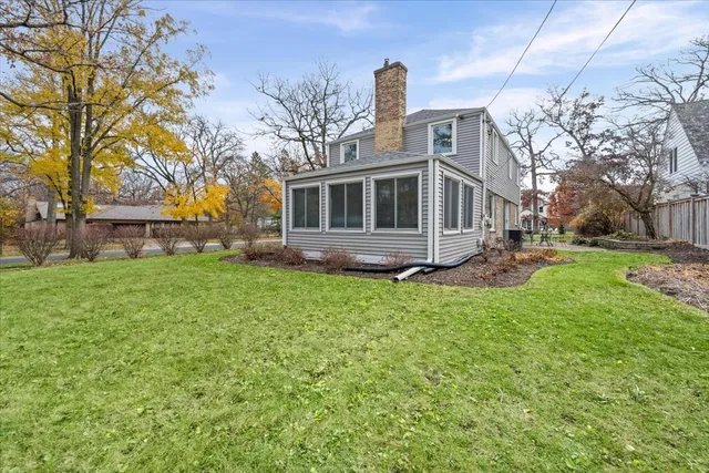 $858,000 | 300 Lincolnwood Road, Highland Park, IL 60035