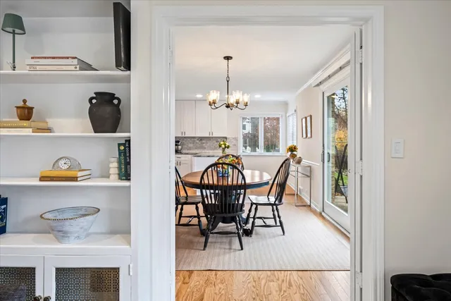 $858,000 | 300 Lincolnwood Road, Highland Park, IL 60035