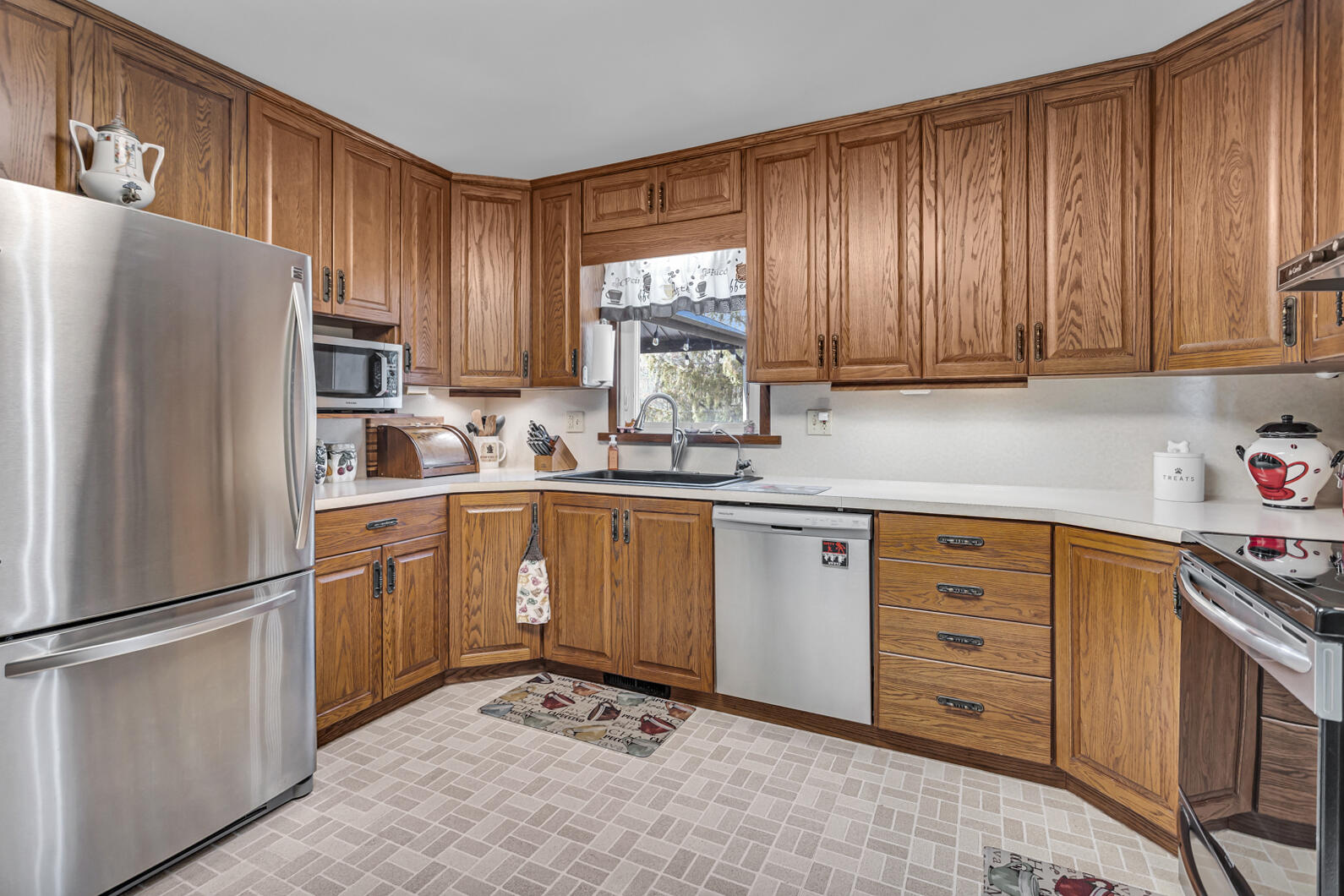 1956 Trinity Lane Jackson, MI 49201 - Photo 6 of 38 0N0A9934