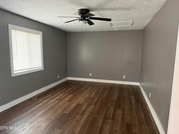 $1,250 | 152 Country Way Drive, La Follette, TN 37766