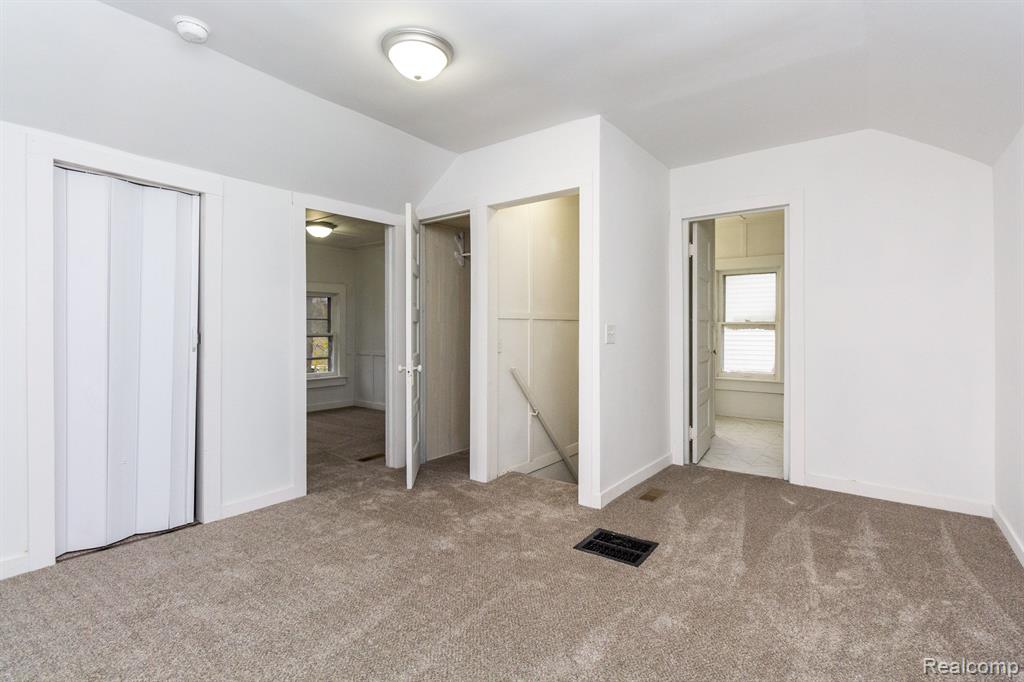 8175 Central Street Center Line, MI 48015 - Photo 18 of 27