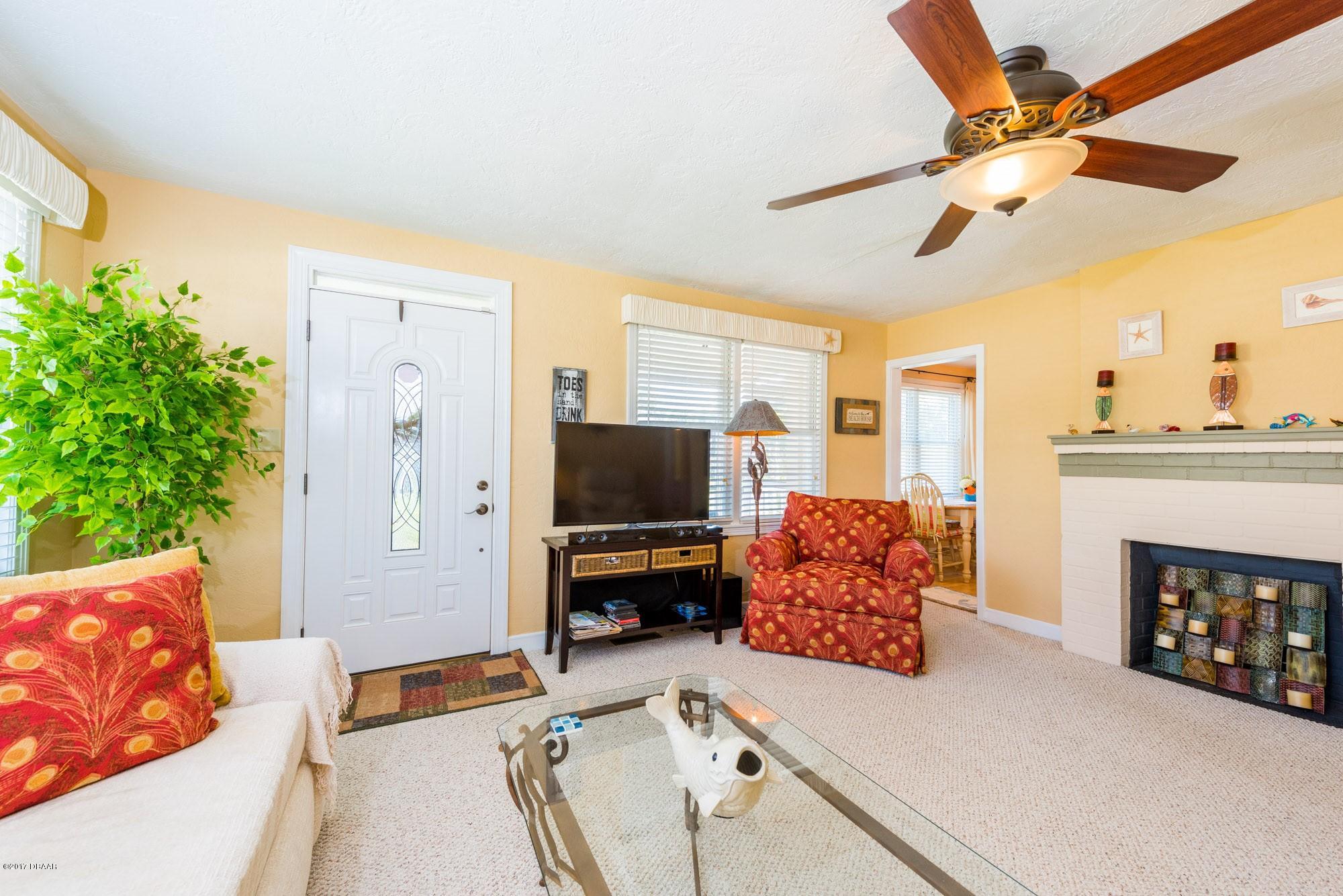 126 Milton Road Daytona Beach, FL 32118 - Photo 12 of 30 HIF_0376