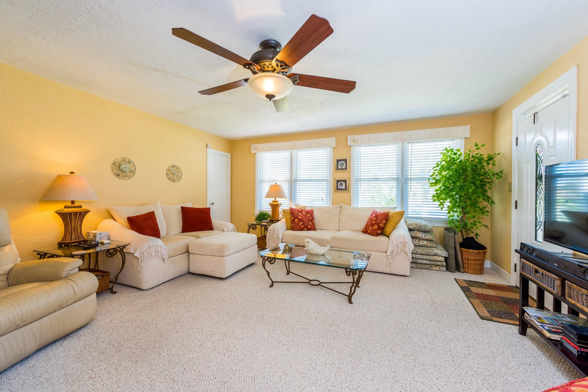 126 Milton Road Daytona Beach, FL 32118 - Photo 10 of 30 HIF_0373
