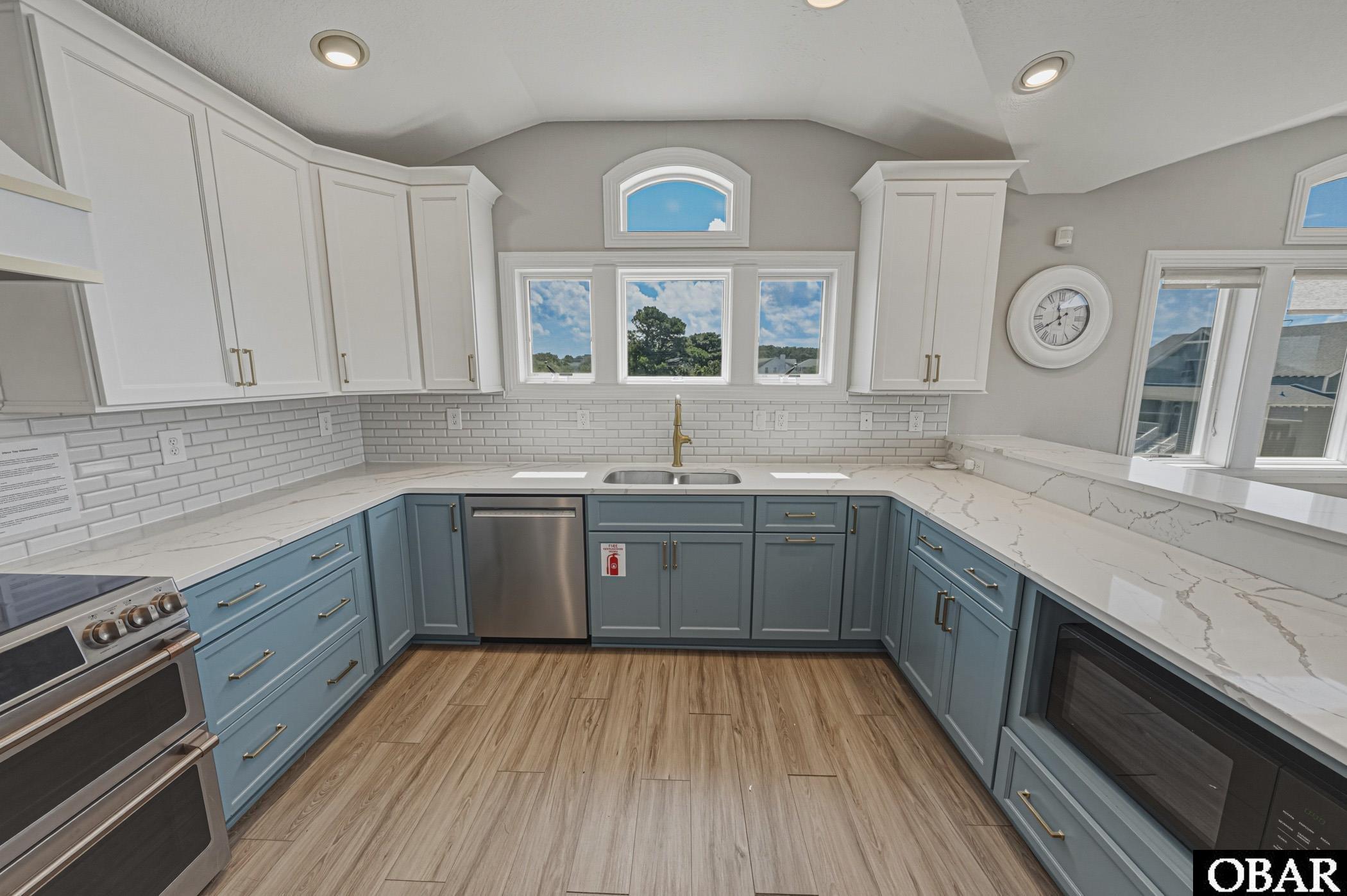 410 First Flight Run, Unit 21R Kitty Hawk, NC 27949 - Photo 21 of 98 Quartz Countertops