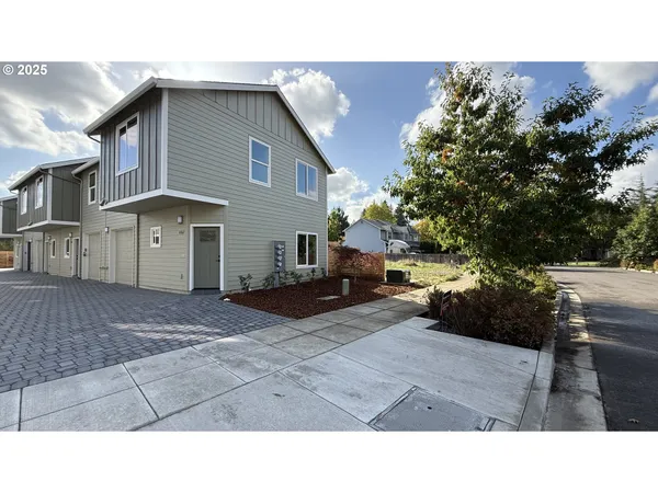 $295,000 | 14362 Southeast Knight Street, Portland, OR 97236